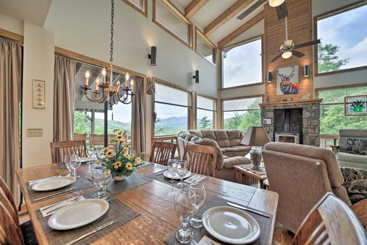 Vibrant Bryson City Home With Mtn Views And Deck! Экстерьер фото