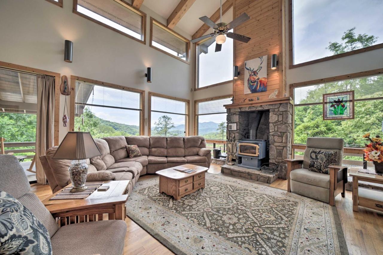 Vibrant Bryson City Home With Mtn Views And Deck! Экстерьер фото